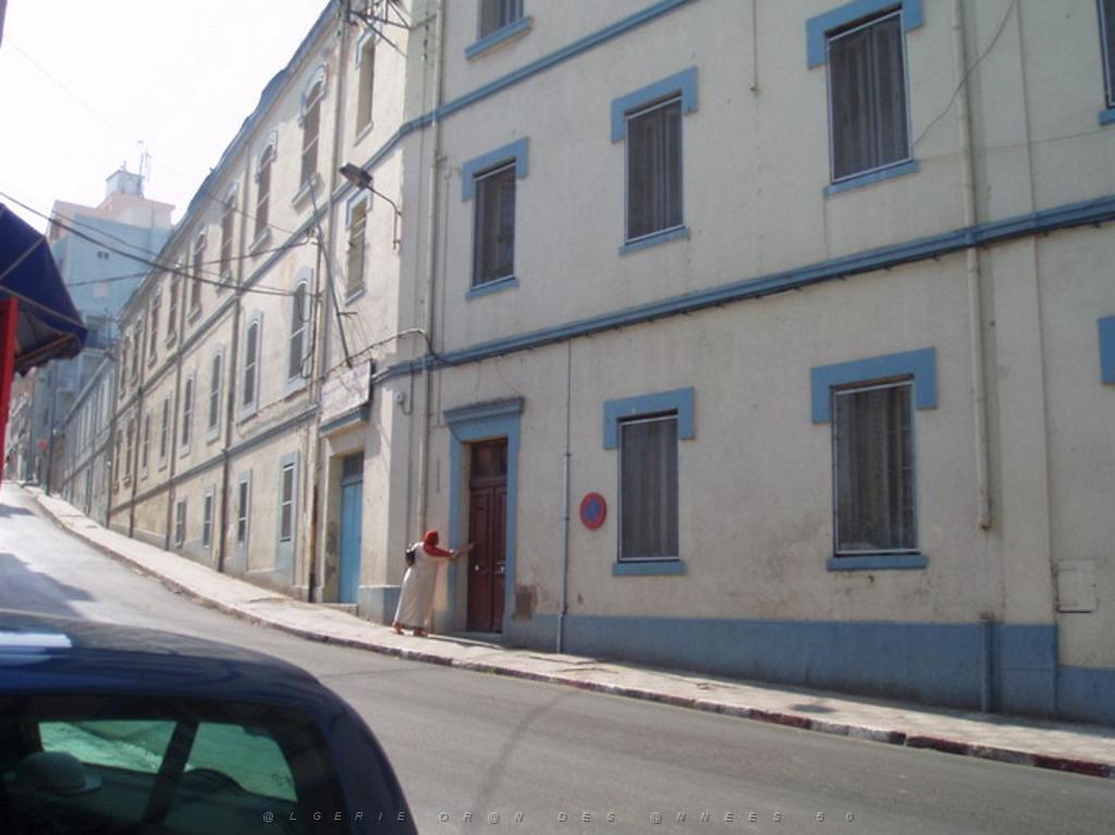 JEAN MACE RUE DES MIRAUCHAUX.JPG